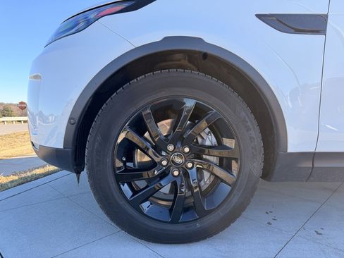 Used 2020 Land Rover Discovery HSE image 9