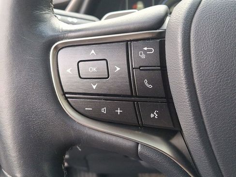 Used 2019 Lexus ES 300h w/ Luxury Package image 23