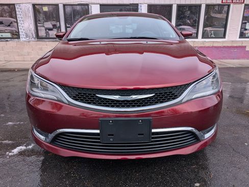 Used 2015 Chrysler 200 Limited w/ Convenience Group image 2