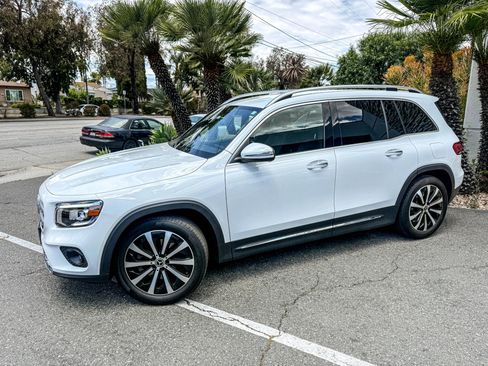 Used 2022 Mercedes-Benz GLB 250 4MATIC image 6