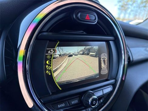 Used 2017 MINI Cooper 4-Door Hardtop image 28