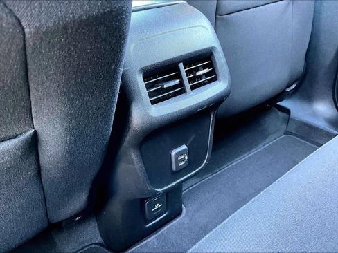 Used 2019 Chevrolet Equinox LT w/ Sun & Navigation Package AWD/4WD image 10
