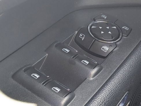 Certified 2024 Ford Expedition XLT image 27