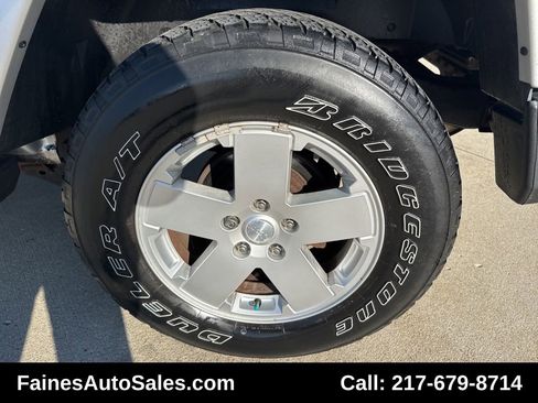 Used 2012 Jeep Wrangler Sahara w/ Dual Top Group image 34