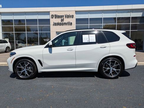 Used 2022 BMW X5 xDrive40i w/ M Sport Package image 3