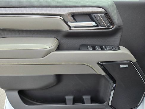 New 2026 Chevrolet Silverado 2500 ZR2 AWD/4WD image 10