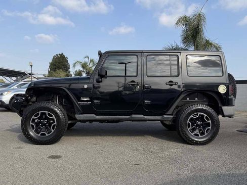 Used 2013 Jeep Wrangler Unlimited Sahara w/ Connectivity Group AWD/4WD image 4
