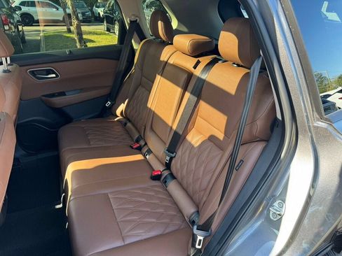 Used 2026 Nissan Rogue Platinum w/ Platinum Premium Package AWD/4WD image 9