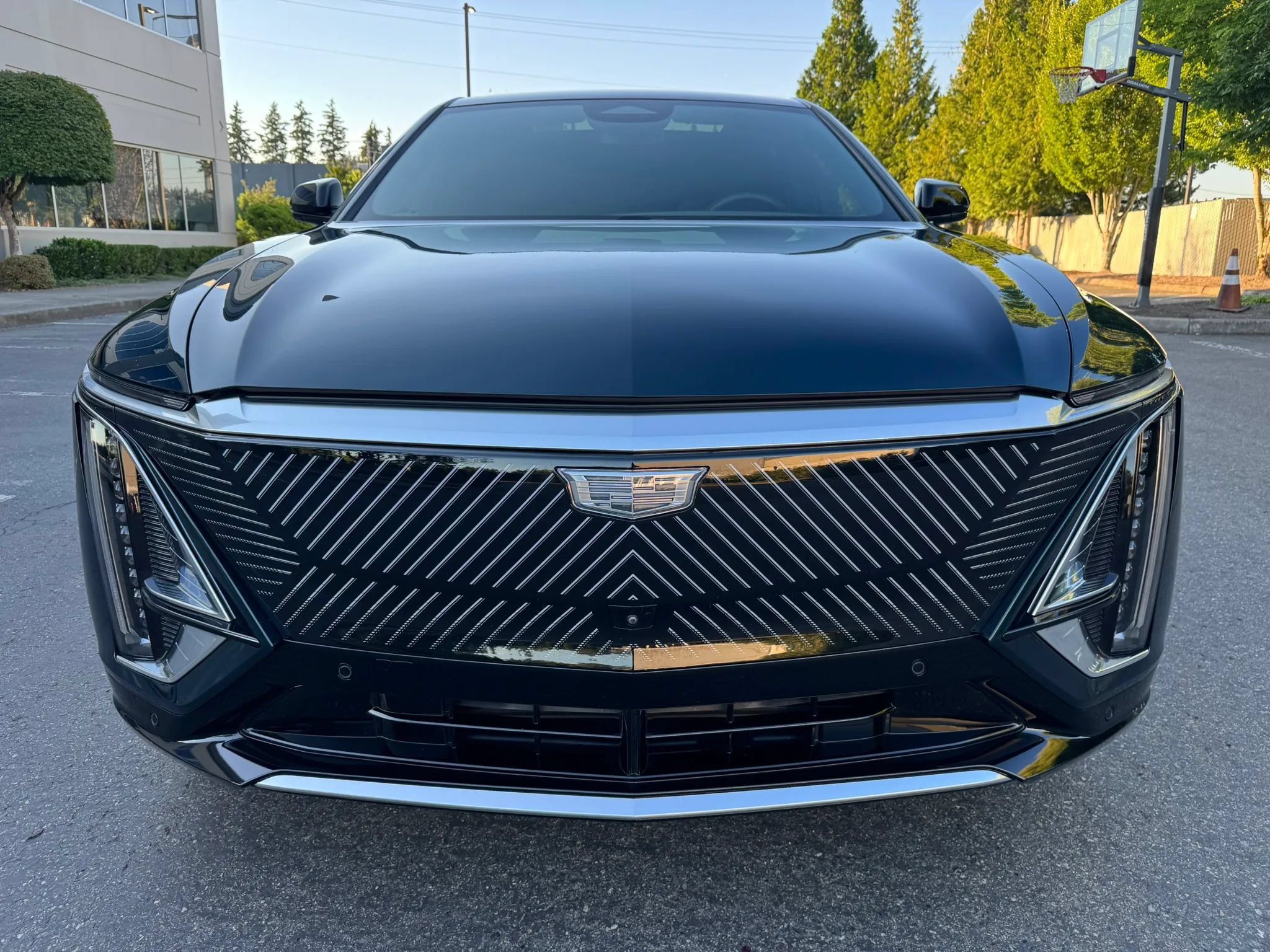 Used 2024 Cadillac Lyriq Luxury AWD/4WD image 3