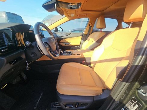 Used 2025 Lexus NX 250 250 Premium NAV,CAM,SUNROOF,CL image 4