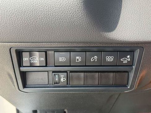 Certified 2025 Toyota Sequoia SR5 AWD/4WD image 20