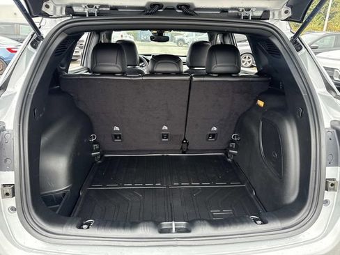 Used 2024 Jeep Compass Limited w/ Sun and Sound Group image 8