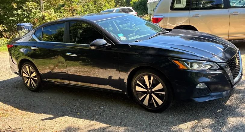 Used 2021 Nissan Altima 2.5 SV FWD image 3
