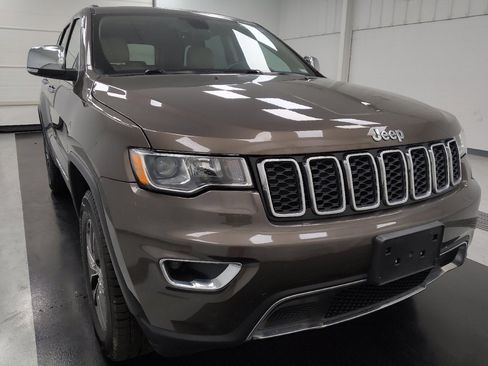 Used 2017 Jeep Grand Cherokee Limited AWD/4WD image 14