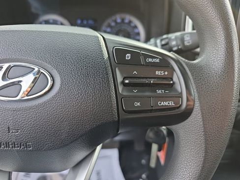 Used 2021 Hyundai Venue SE image 20