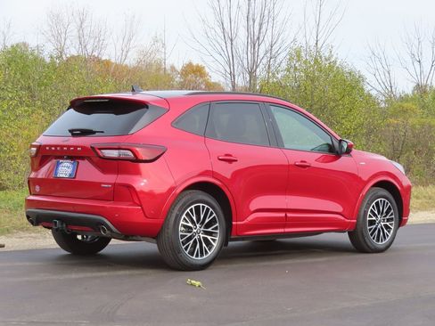 Used 2023 Ford Escape ST-Line Elite w/ Premium Technology Package image 3