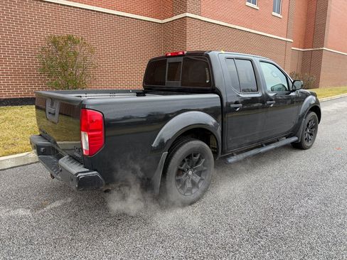 Used 2020 Nissan Frontier SV w/ Midnight Edition Floor Mats image 11