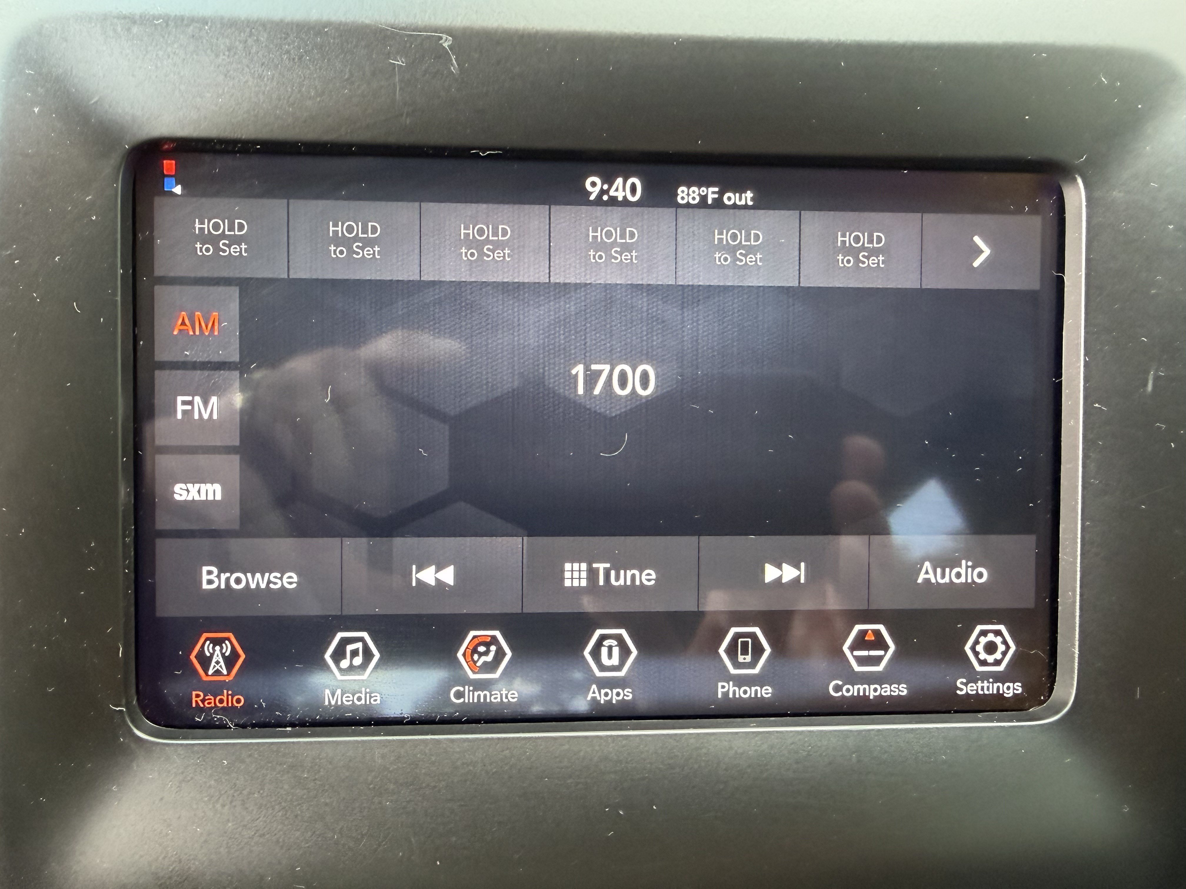 Used 2019 Jeep Cherokee Latitude Plus FWD image 23