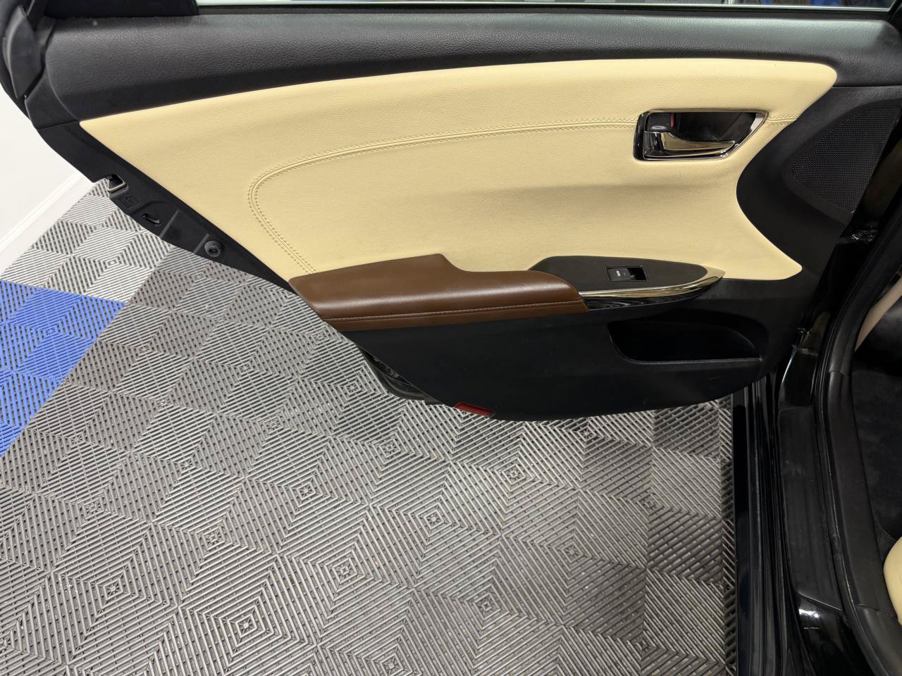 Used 2015 Toyota Avalon XLE Premium FWD image 9