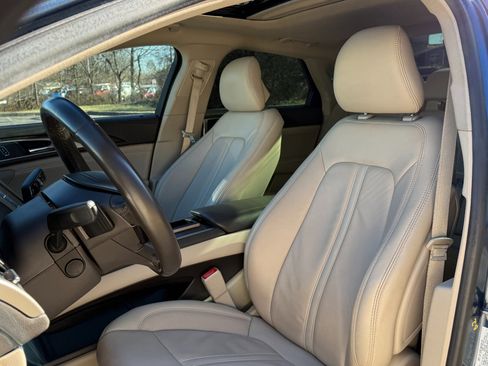 Used 2019 Lincoln MKZ Reserve w/ Reserve Plus Package image 12