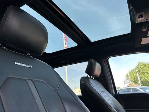 Used 2016 Ford F150 Platinum w/ Equipment Group 701A Luxury AWD/4WD image 16