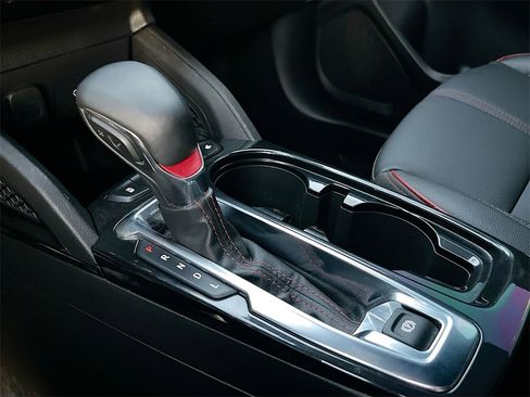 Used 2025 Chevrolet TrailBlazer RS w/ Driver Confidence Package image 16