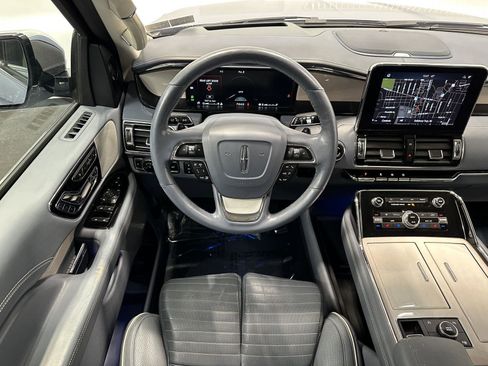 Used 2020 Lincoln Navigator L Black Label w/ Cargo Convenience Package image 18