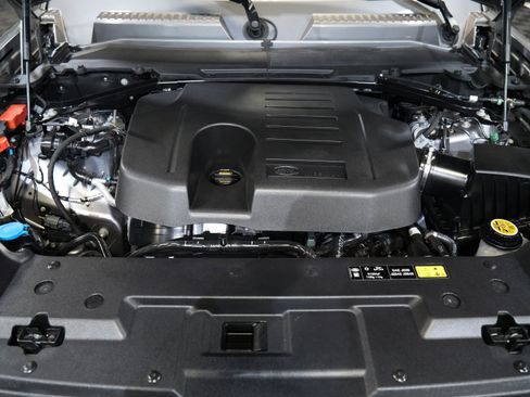 Used 2023 Land Rover Defender 130 X-Dynamic SE AWD/4WD image 49