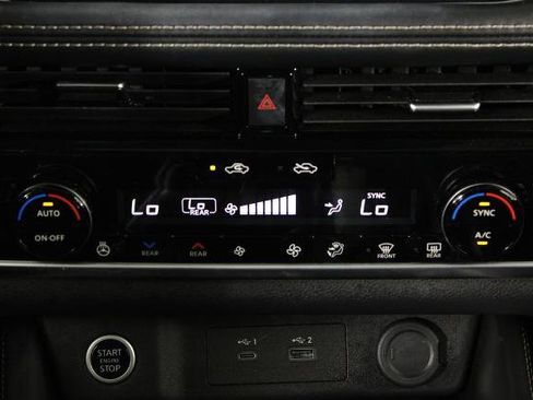Certified 2023 Nissan Rogue SL w/ SL Premium Package AWD/4WD image 23