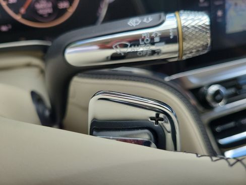 Used 2021 Bentley Flying Spur V8 AWD/4WD image 44
