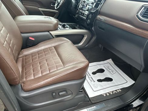 Used 2021 Nissan Titan Platinum Reserve w/ Moonroof Package AWD/4WD image 12