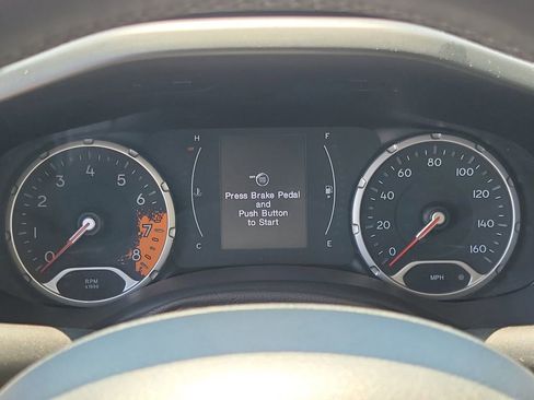 Used 2018 Jeep Renegade Latitude AWD/4WD image 23