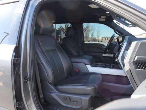 Used 2022 Ford F250 Lariat w/ Black Appearance Package image 28