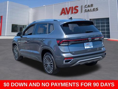 Used 2025 Volkswagen Taos SE FWD image 9