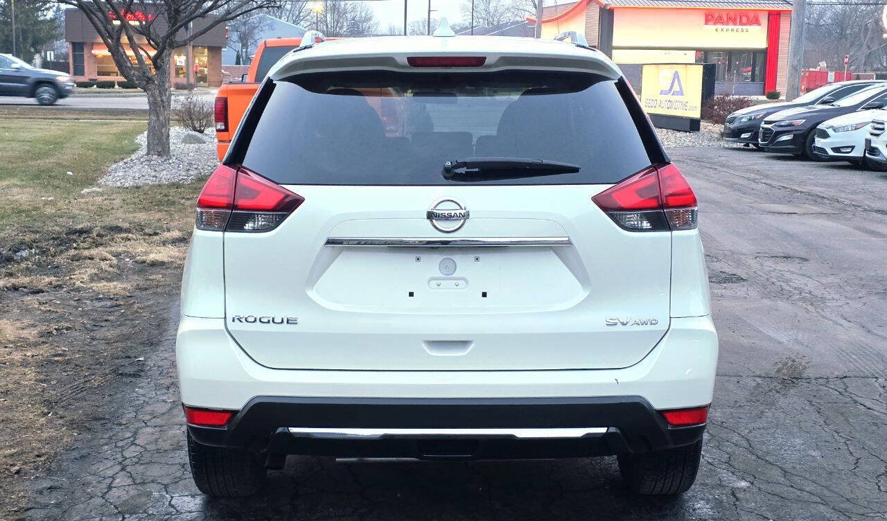 Used 2017 Nissan Rogue SV AWD/4WD image 5