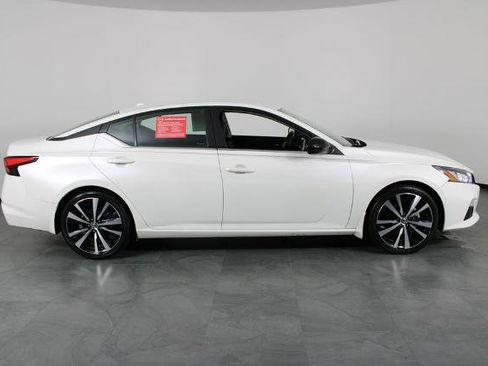 Certified 2022 Nissan Altima 2.5 SR image 15