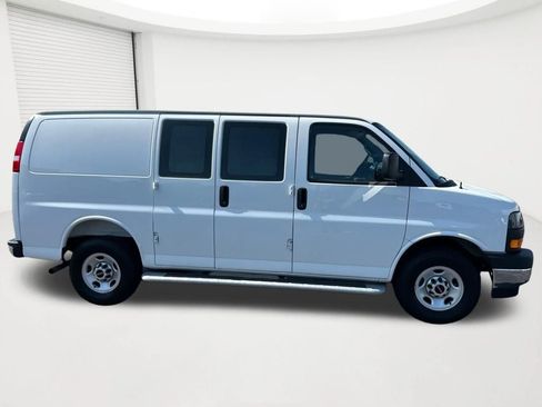 Used 2025 GMC Savana 2500 w/ Driver Convenience Package RWD image 4