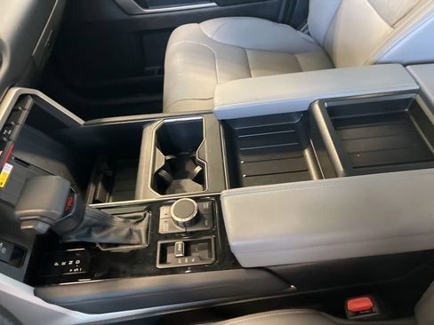 Used 2022 Toyota Tundra Limited image 13