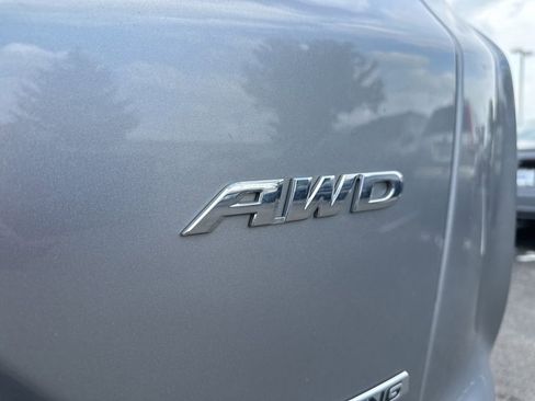 Used 2019 Honda CR-V Touring image 5