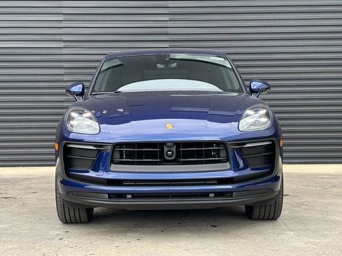 Certified 2026 Porsche Macan AWD/4WD image 10