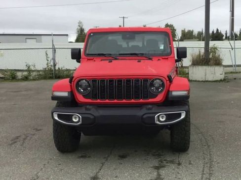 New 2025 Jeep Gladiator Sport image 3
