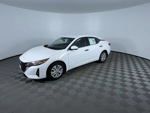 Certified 2025 Nissan Sentra S FWD image 4
