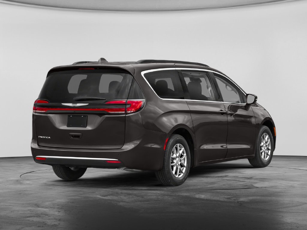 Used 2021 Chrysler Pacifica Touring-L FWD image 2