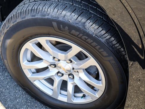 Used 2022 Chevrolet Suburban LT image 47