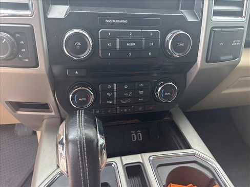 Used 2016 Ford F150 Lariat AWD/4WD image 12
