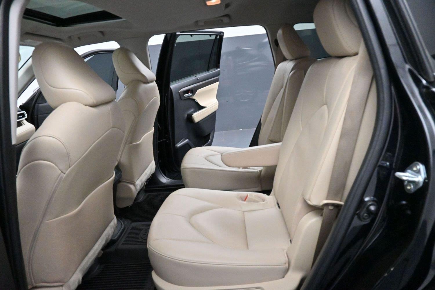Used 2023 Toyota Highlander Limited AWD/4WD image 34