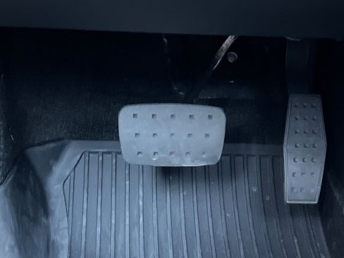 Certified 2025 Chevrolet Traverse High Country w/ LPO, Floor Liner Package image 46