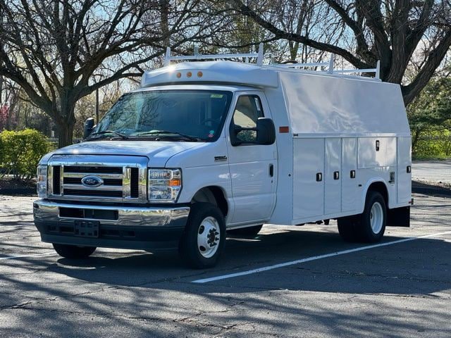 New 2024 Ford E-450 and Econoline 450 Super Duty w/ Power Windows & Locks Group RWD image 1
