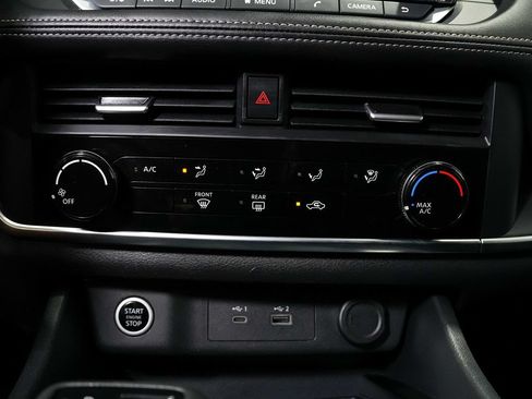 Used 2023 Nissan Rogue S FWD image 12