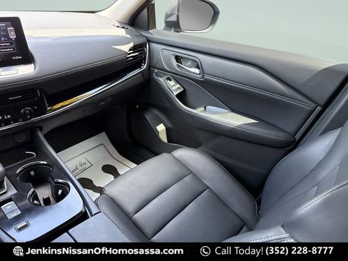 Certified 2024 Nissan Rogue SL w/ SL Premium Package image 39